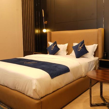 Aquila Grand Suites - Noida Sector 136 外观 照片