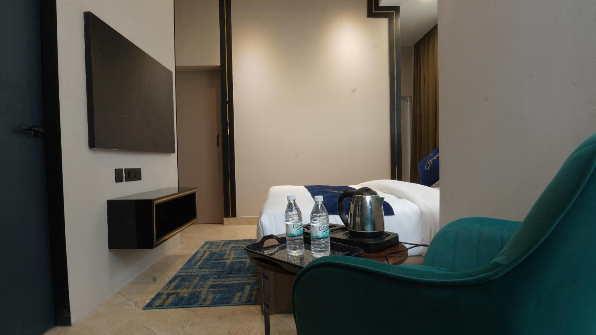 Aquila Grand Suites - Noida Sector 136 外观 照片