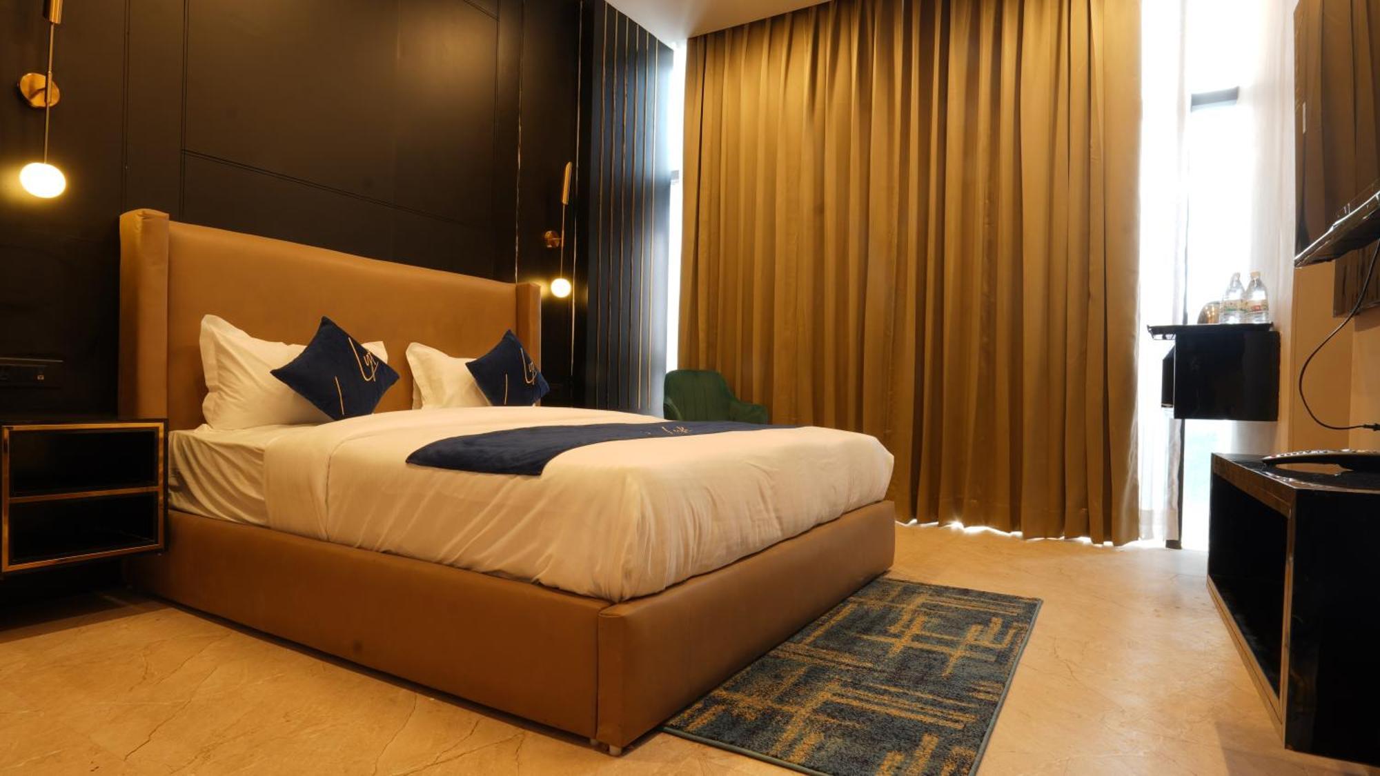 Aquila Grand Suites - Noida Sector 136 外观 照片