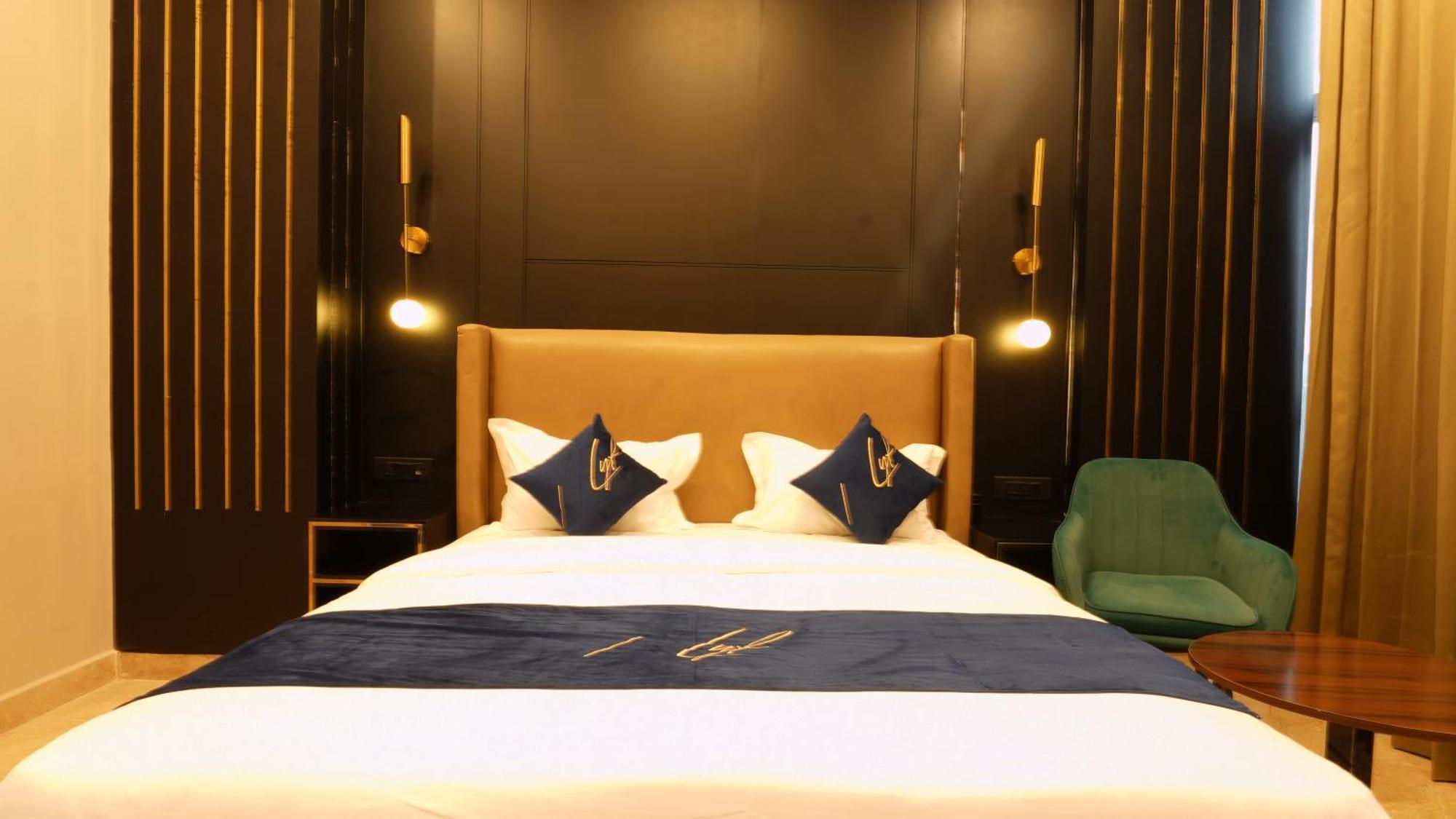 Aquila Grand Suites - Noida Sector 136 外观 照片