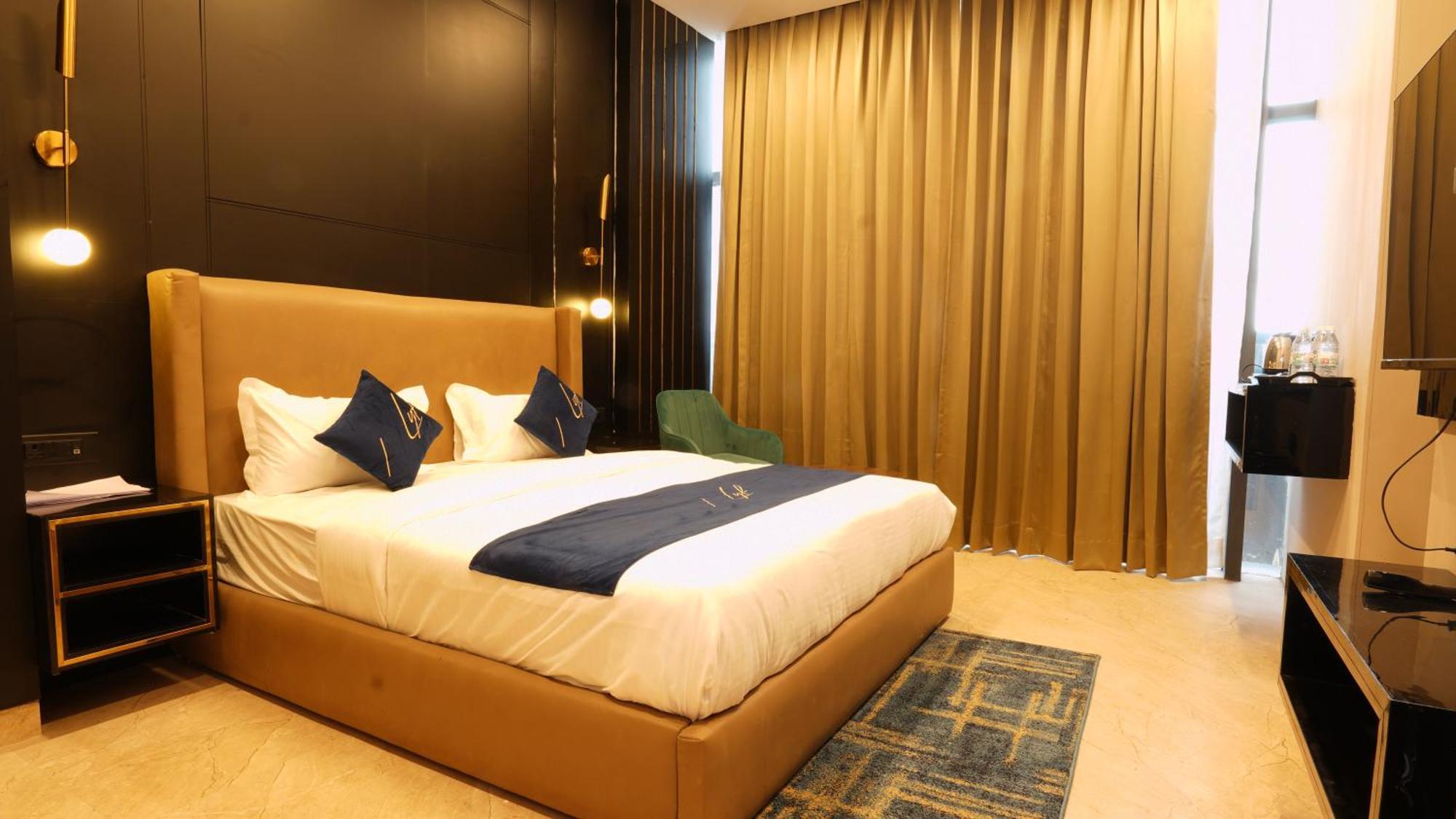 Aquila Grand Suites - Noida Sector 136 外观 照片