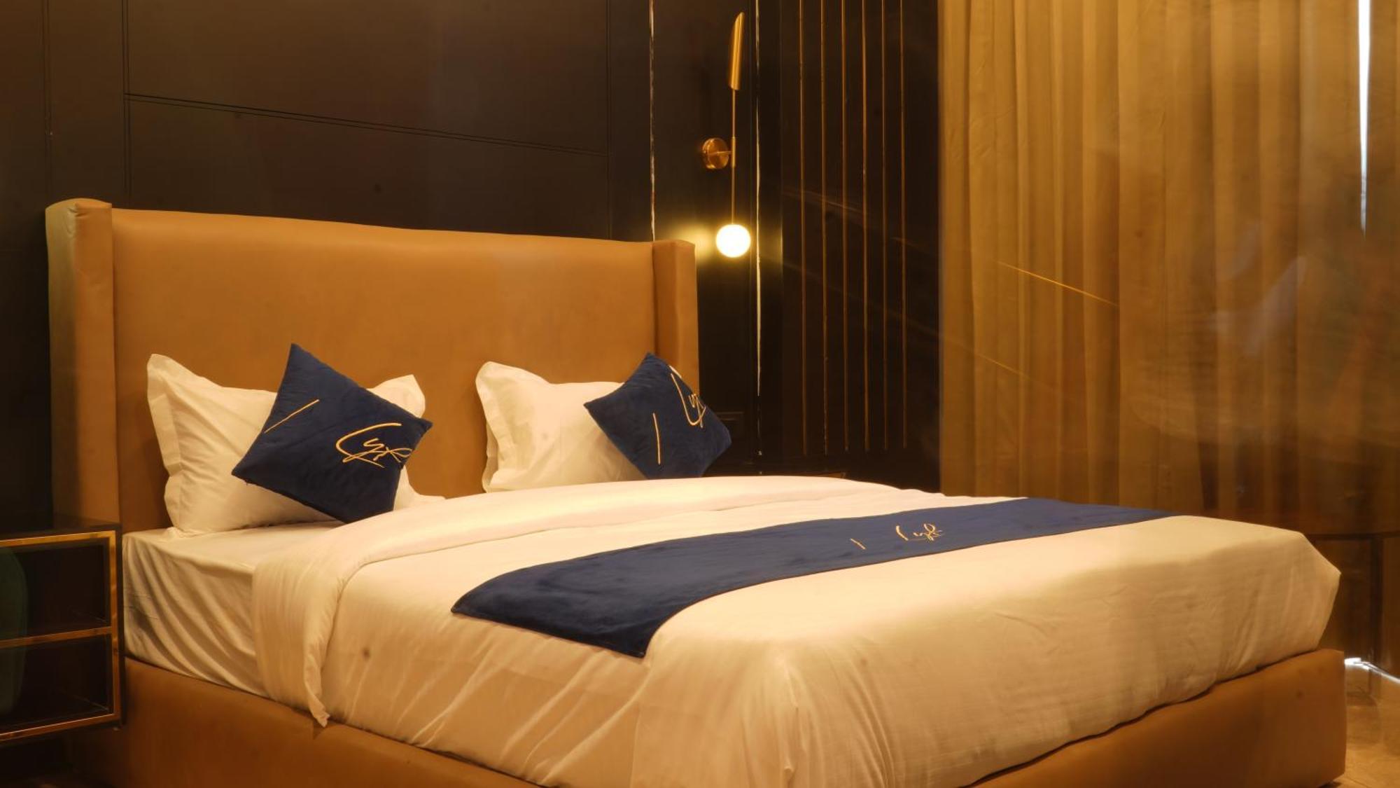 Aquila Grand Suites - Noida Sector 136 外观 照片